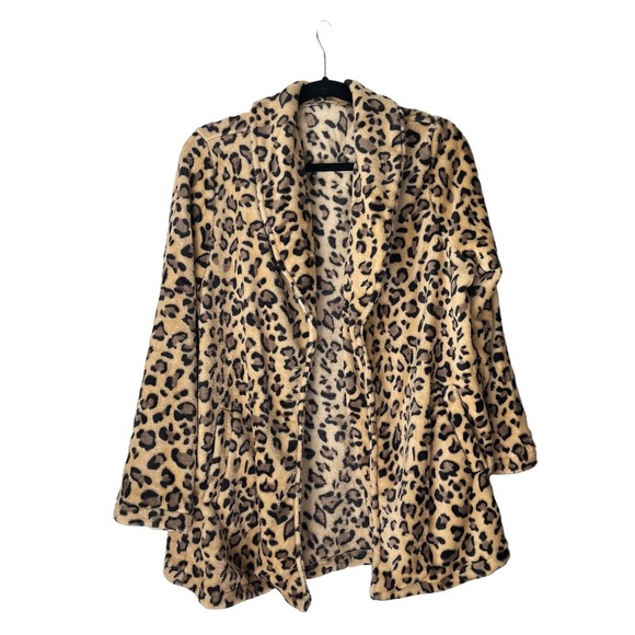 Jackets & Blazers - Faux Cheetah Print Large Collared Jacket with Pockets
